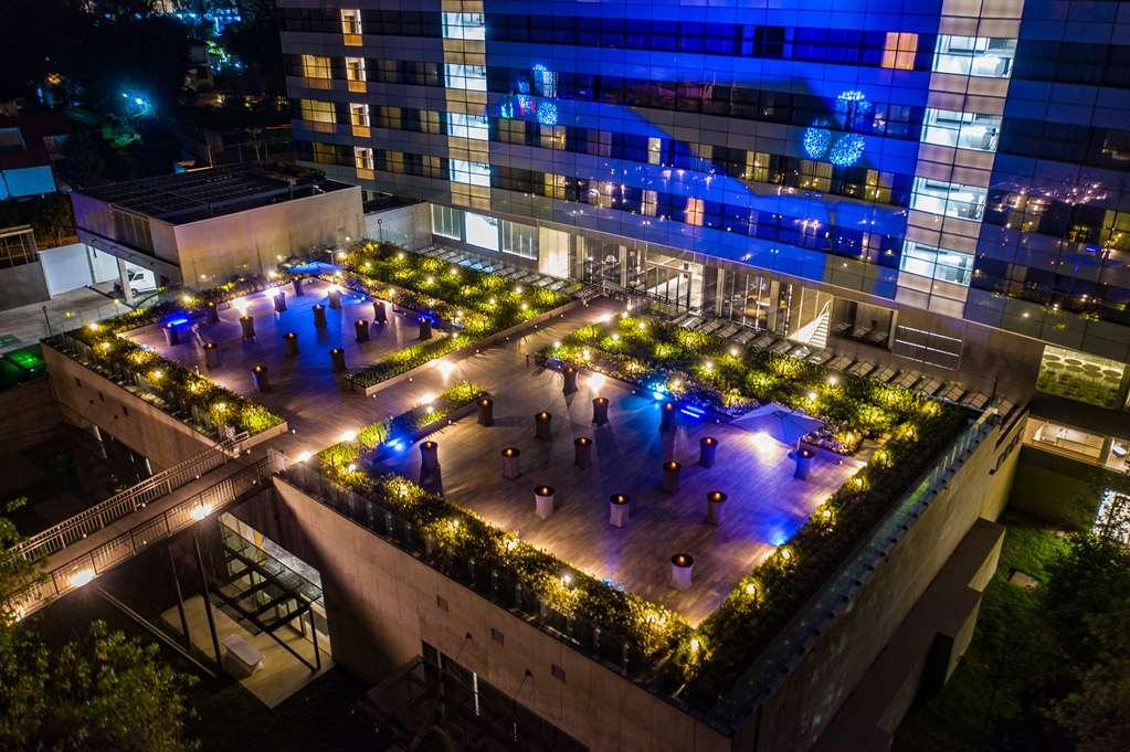 Galeria Plaza San Jeronimo Hotel Ciudad de México Exterior foto The rooftop bar at the hotel